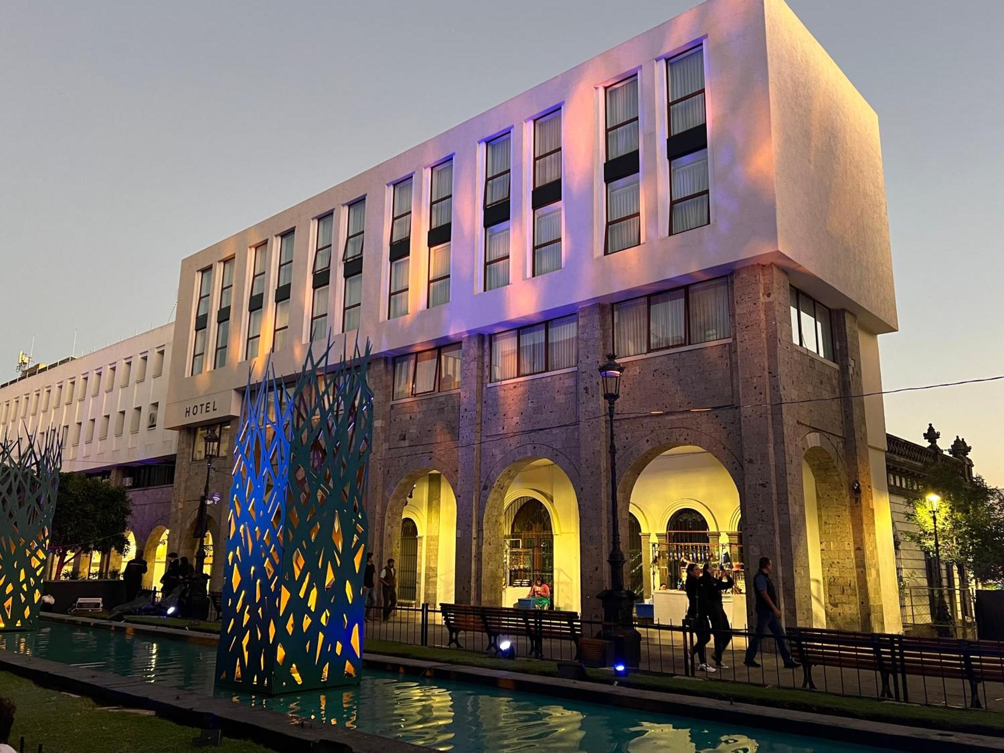 Six Hotel Guadalajara Degollado Exteriör bild